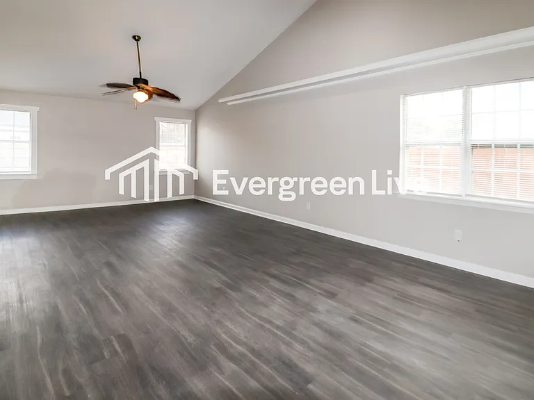 928 Bernstein Ct — Photo 4