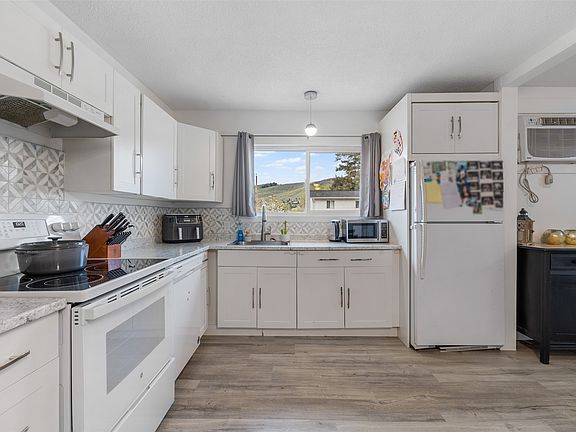 4th image of 1801 42a St