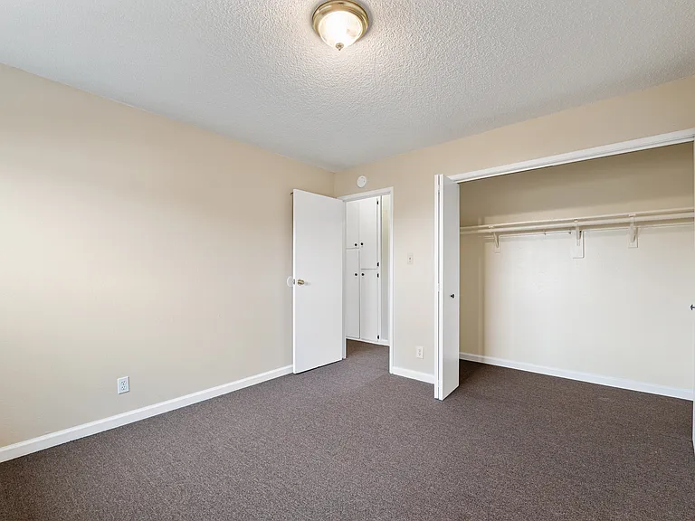 2440 25th Ave — Photo 13