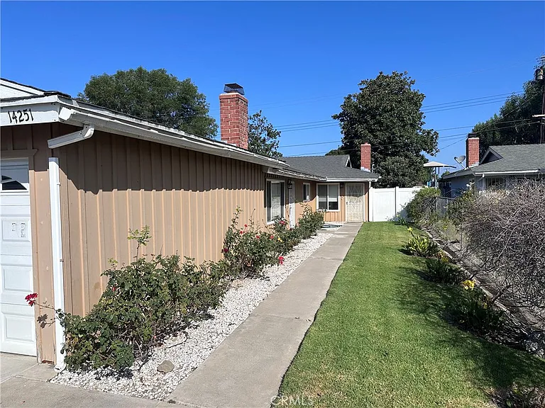 14251 Green Valley Dr — Photo 1