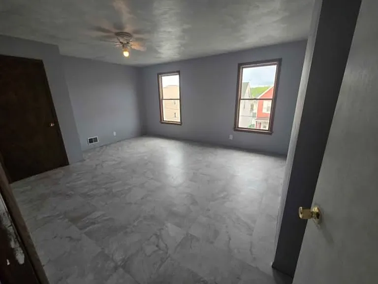 859 8th Ave — Photo 5