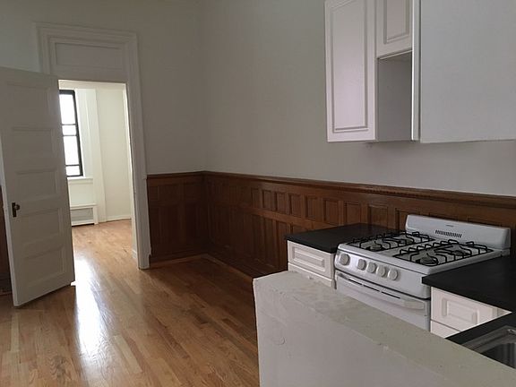 4th image of 309 W 78th St APT 3