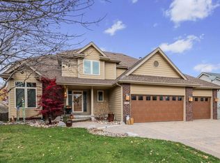 9701 Iltis Dr, Urbandale, IA 50322