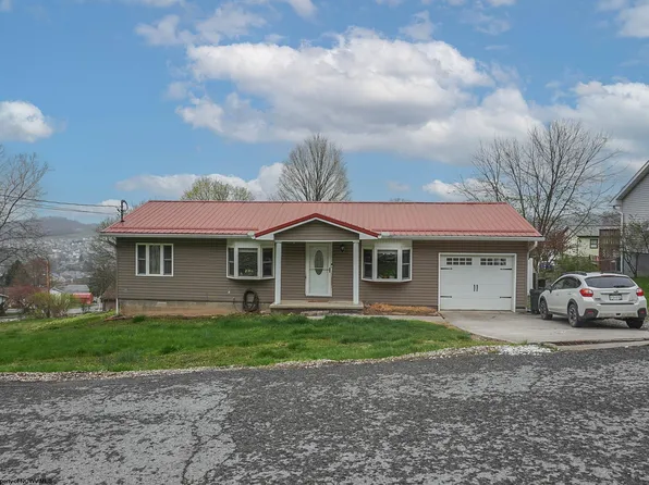 124 E Hillview Dr, Morgantown, WV 26508
