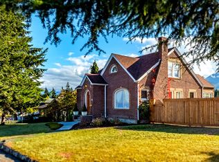 834 W 8th St, Port Angeles, WA