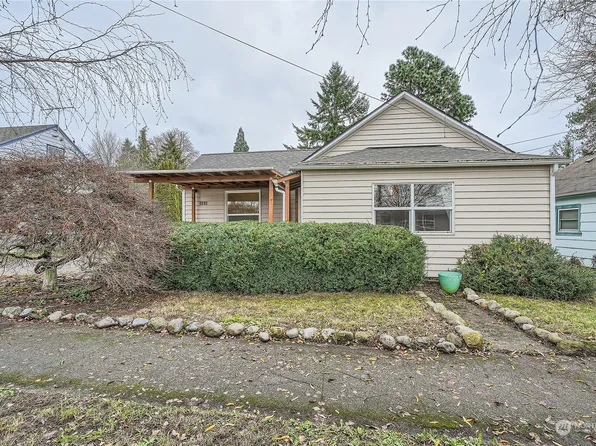 5215 S J Street, Tacoma, WA 98408