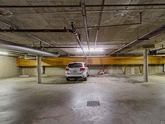 4th image of 1024 S Marengo Ave Unit 3