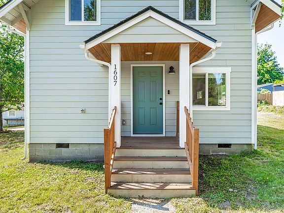 3rd image of 1607 Bowman Ave NW