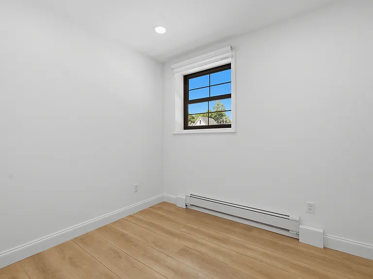 201-211 Main St #1 — Photo 11