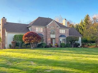 8 Bentley Way, Long Valley, NJ 07853