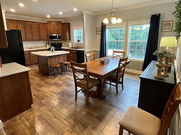 2nd image of 533 Homestead Trl