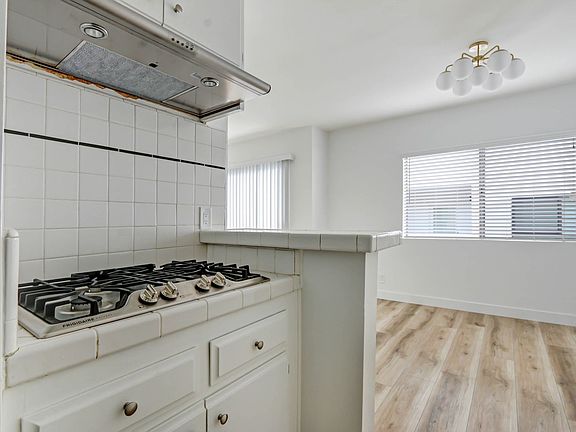 5th image of 3663 Mentone Ave APT 5