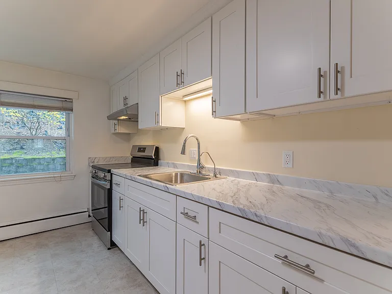 46 Aldrich Rd #A — Photo 5