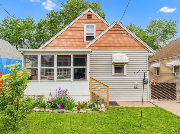 34 Spaulding St, Buffalo, NY 14220