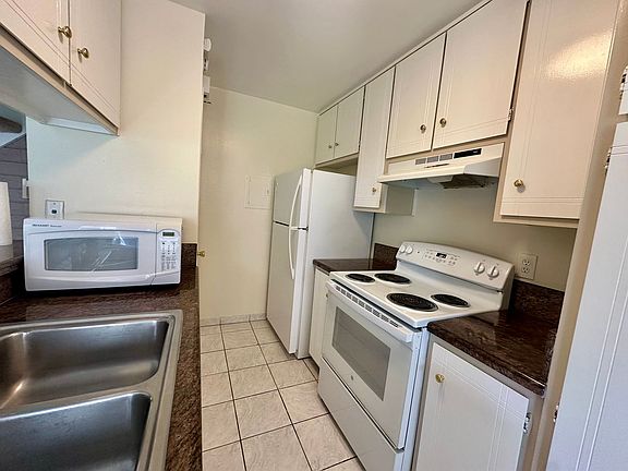 4th image of 32624 Brenda Way APT 2