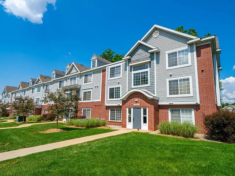 Trillium Pointe Apartment Homes — Photo 32