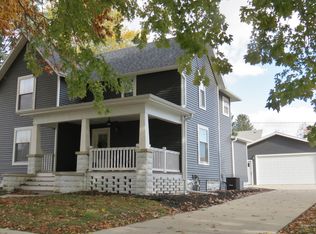 313 S 4th St, Maquoketa, IA