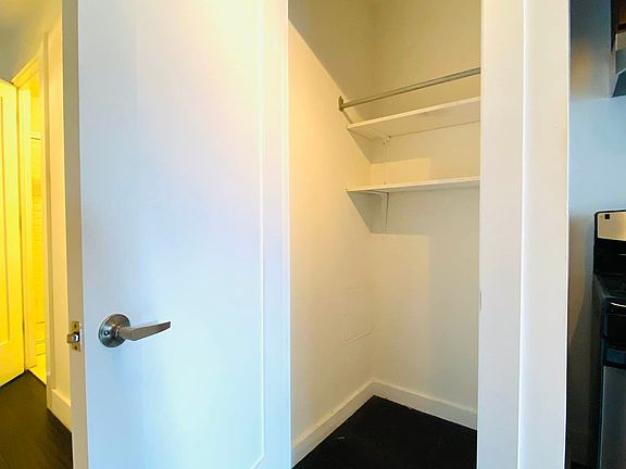5th image of 644 10th Ave APT 4S