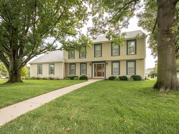 1701 S Ash St, Ottawa, KS 66067