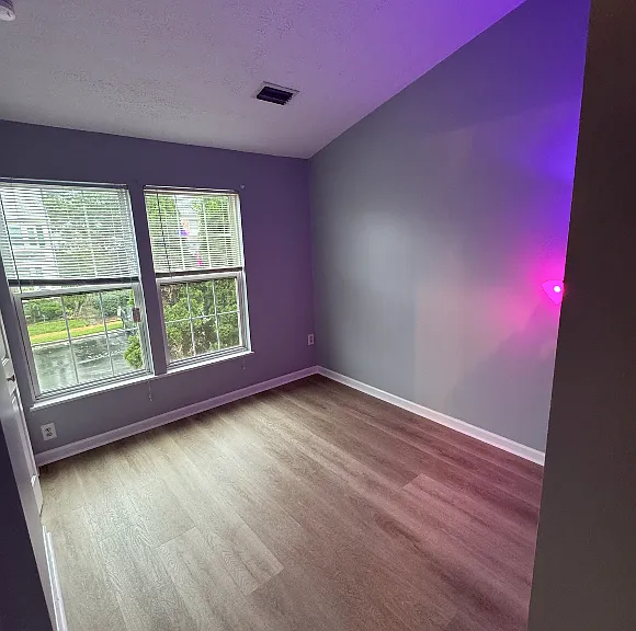 2nd floor bedroom (2nd largest)