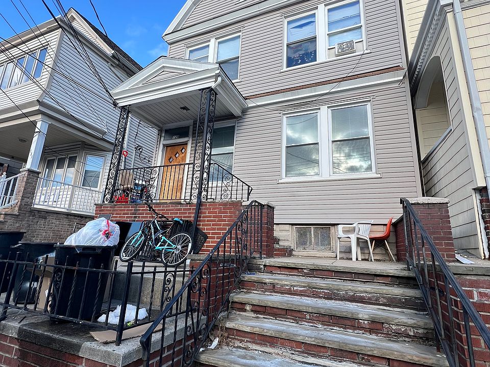 1st image of 129 W 27th St APT 1