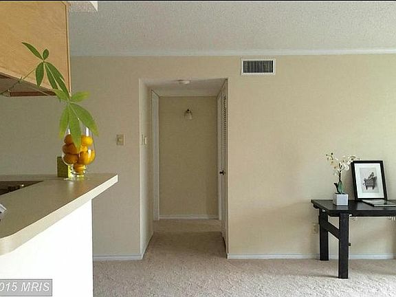 2nd image of 1539 Lincoln Way APT 104