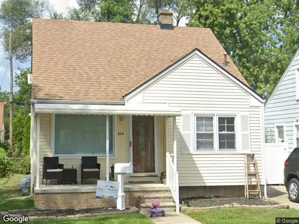 214 Cleveland St, Trenton, MI 48183