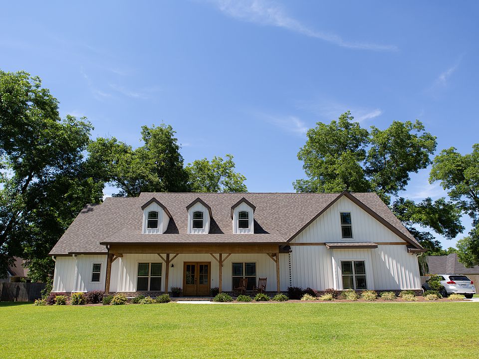 1st image of 204 Candler Dr