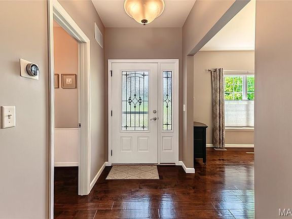 3rd image of 6811 Silverstone Ct