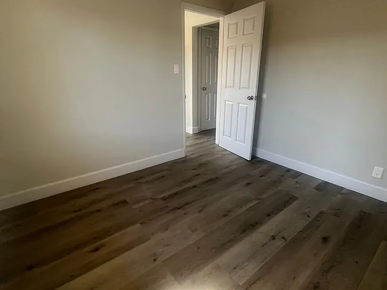 8460 S Avalon Blvd — Photo 7