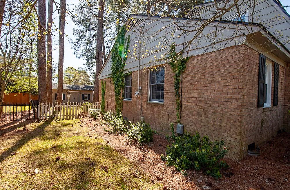 4 bed, 2.5 bath, 2362 sqft, $2,500 — Photo 4