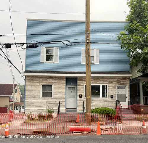 450 Main St #2 Photo 1