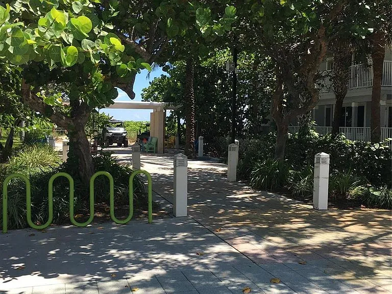 4565 N Ocean Dr — Photo 14