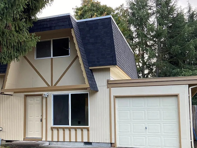 593 Cinderella Loop — Photo 1