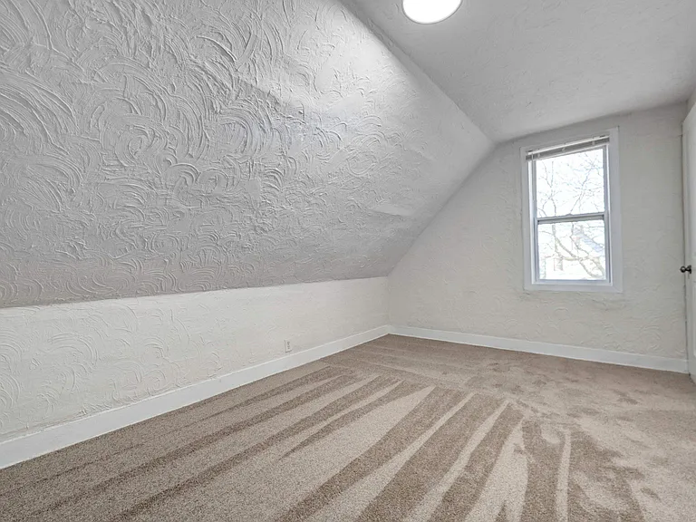 9701 Heath Ave — Photo 5