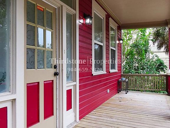 4th image of 214 E 6th St