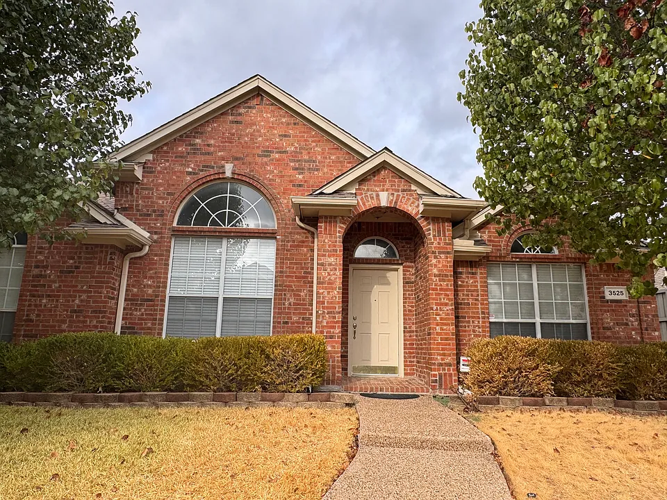 3525 Silverwood Dr