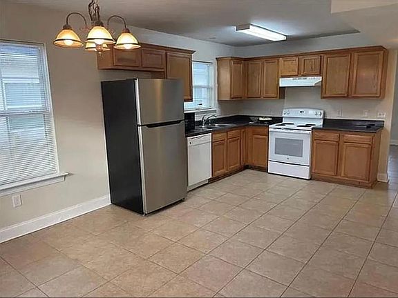 3rd image of 5326 Warrington Dr #1