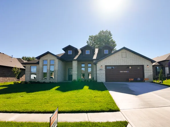 8523 Pickering St, Lenexa, KS 66227