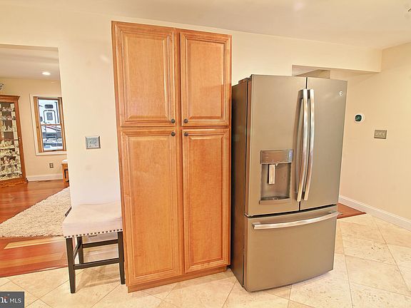 4th image of 7984 McNelin Way