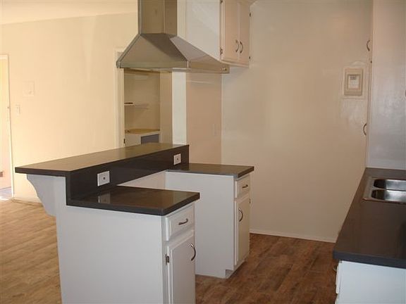 5th image of 1118 Waterloo St APT 1