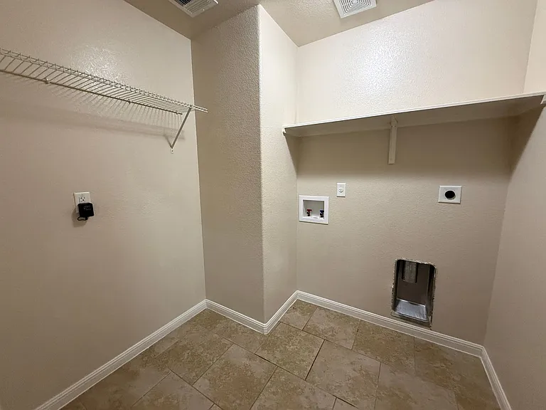 405 W Vega Ln — Photo 17