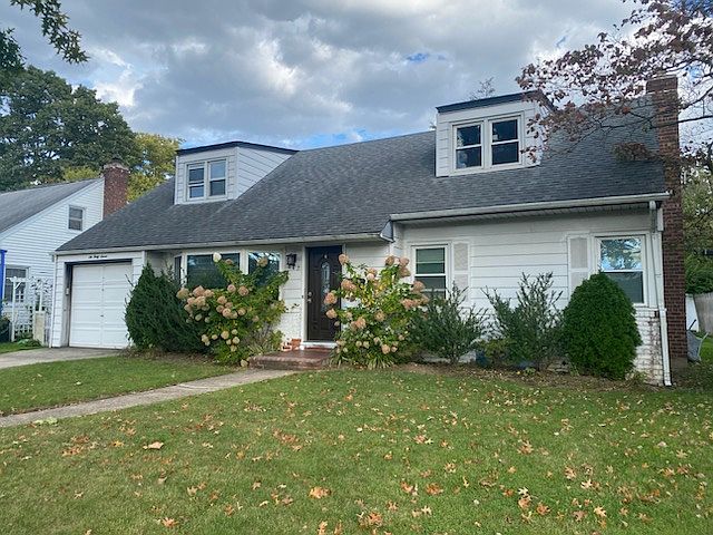 2nd image of 647 Dogwood Ave
