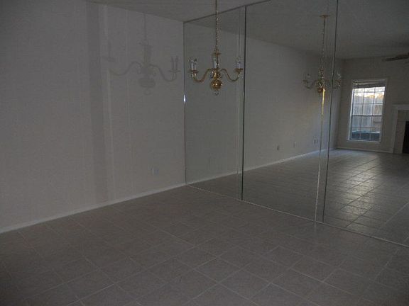 3rd image of 17493 Red Oak Dr