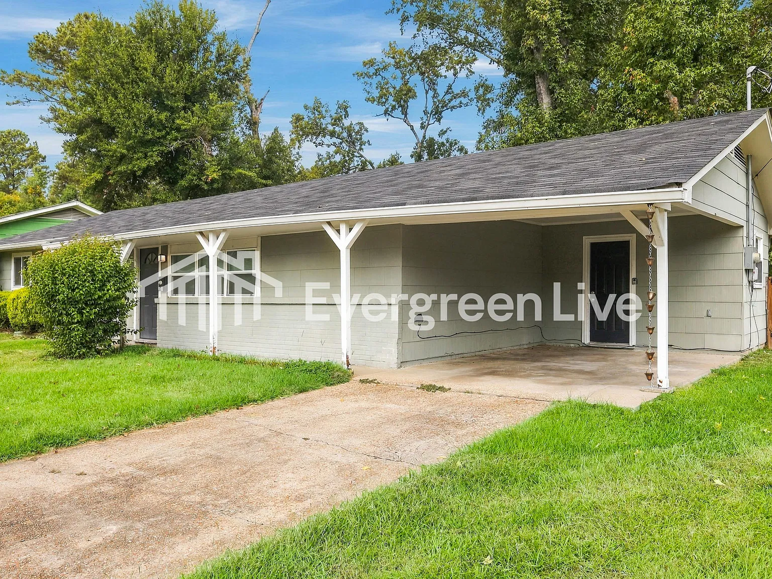 3 bed, 1.5 bath, 1573 sqft, $1,445 — Photo 2