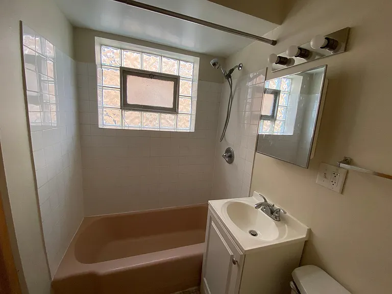 5254 N Neenah Ave #D — Photo 5