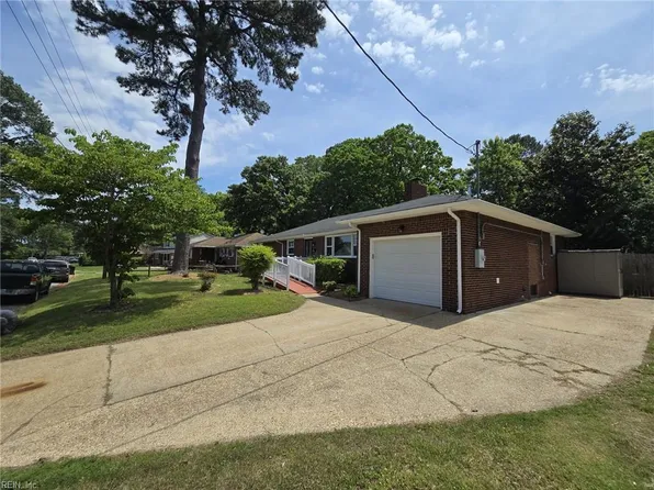 6 Kennedy Dr, Portsmouth, VA 23702