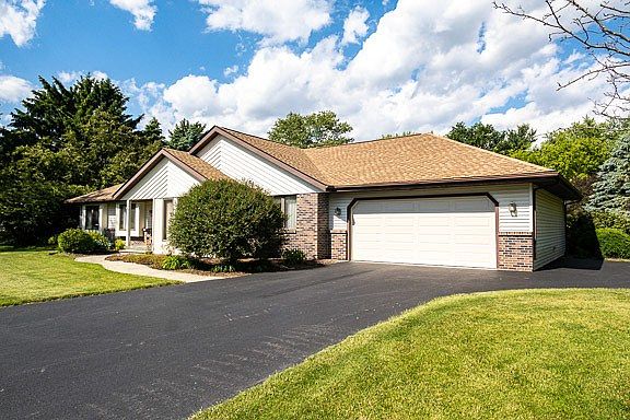 3rd image of 6588 Barrick Dr
