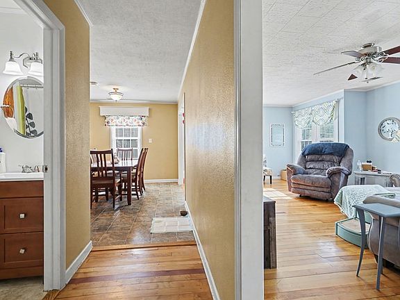 5th image of 67 Lowell St