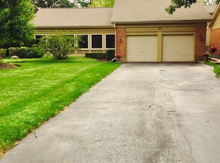 517 Shagbark Dr, Elgin, IL 60123